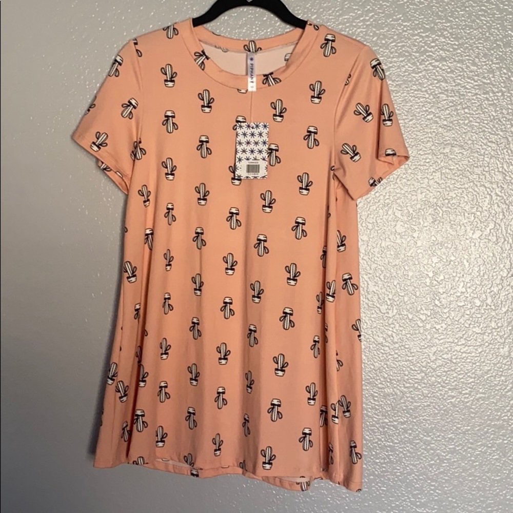 NWT Piphany Torrance a-line cactus print tee